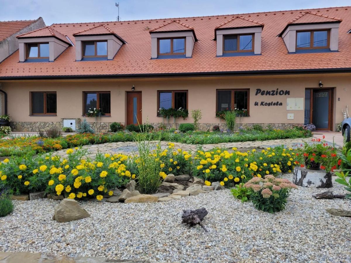 Penzion U Kostela Kuzelov Exterior photo